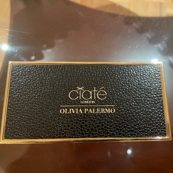 Ciaté x Olivia Palermo The Smouldering Eyeshadow Palette - Picture 1 of 2